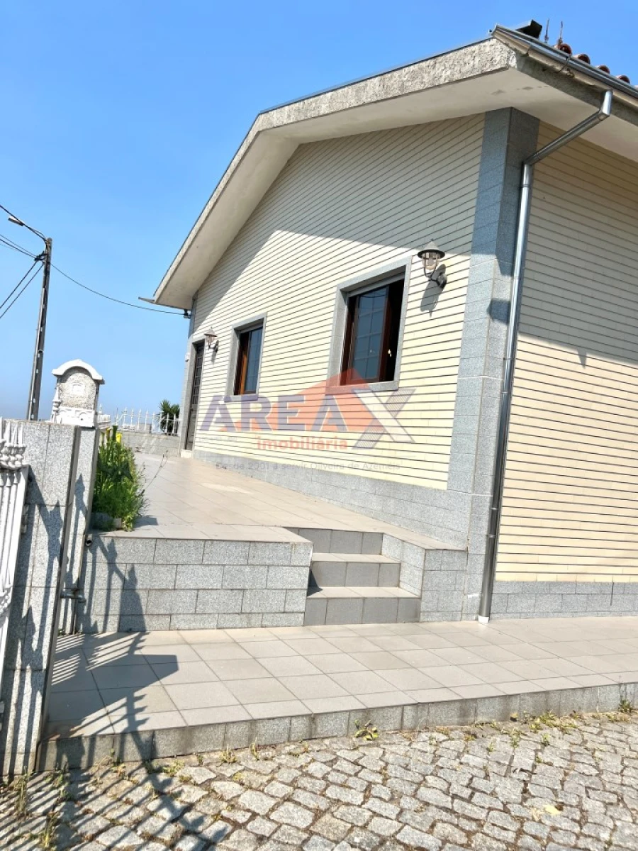 Moradia T2 para Venda em Vila de Cucujães Foto 10