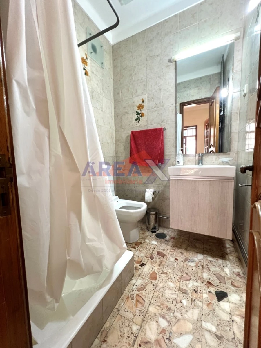Moradia T2 para Venda em Vila de Cucujães Foto 49