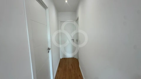 Apartamento T2 para Venda em Santa Maria e São Miguel, São Martinho, São Pedro Penaferrim