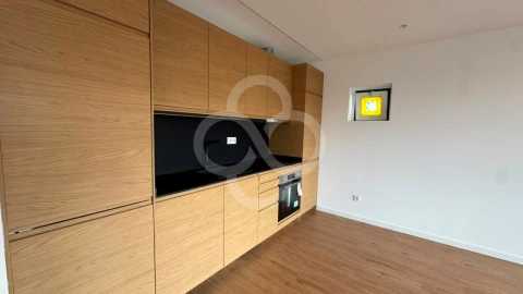 Apartamento T2 para Venda em Santa Maria e São Miguel, São Martinho, São Pedro Penaferrim