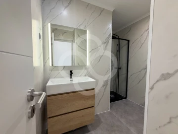Apartamento T2 para Venda em Santa Maria e São Miguel, São Martinho, São Pedro Penaferrim