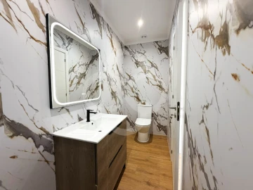 Apartamento T2 para Venda em Santa Maria e São Miguel, São Martinho, São Pedro Penaferrim