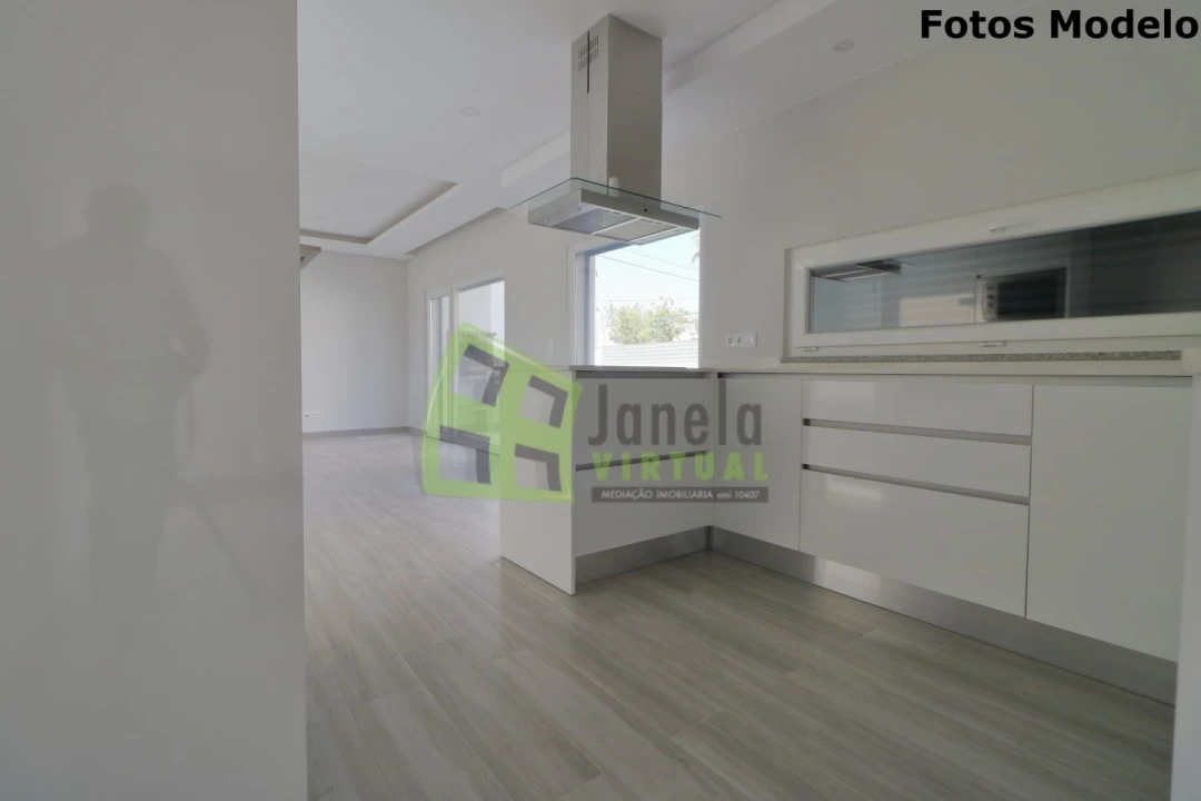 Moradia T1 para Venda em Fernao Ferro Foto 10