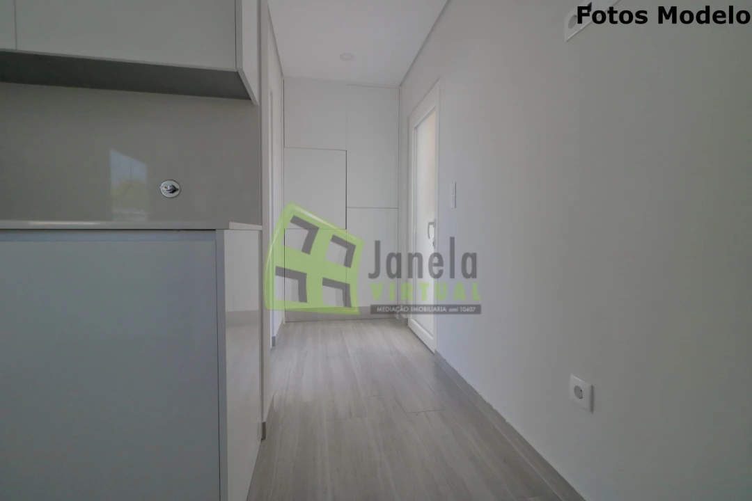 Moradia T1 para Venda em Fernao Ferro Foto 11