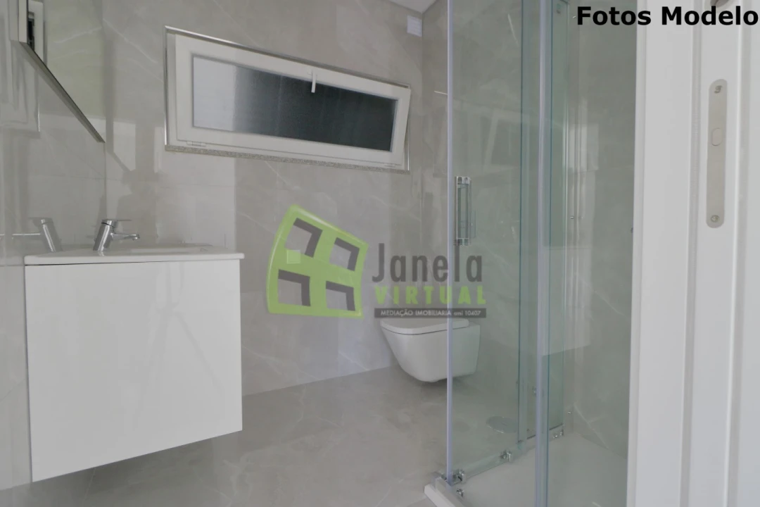 Moradia T1 para Venda em Fernao Ferro Foto 18