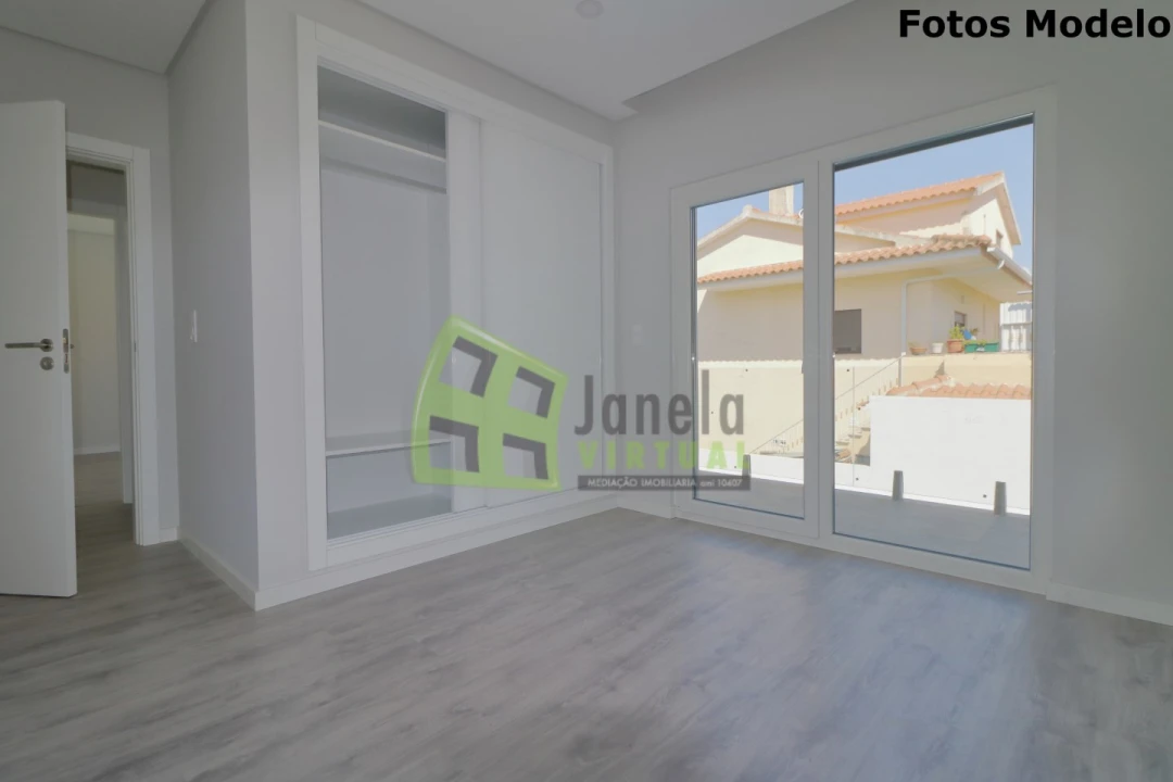 Moradia T1 para Venda em Fernao Ferro Foto 19