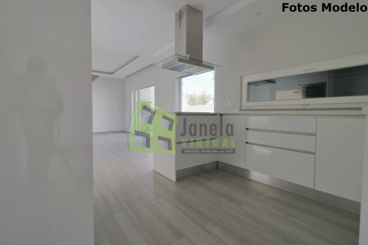 Moradia T1 para Venda em Fernao Ferro Foto 10
