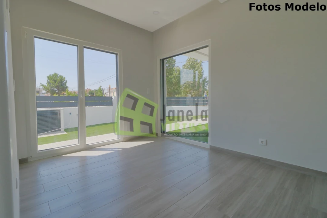 Moradia T3 para Venda em Fernao Ferro Foto 8