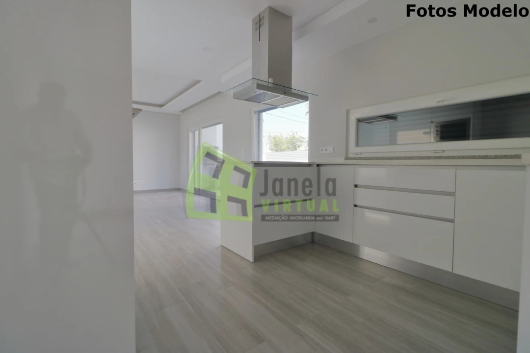 Moradia T3 para Venda em Fernao Ferro Foto 9