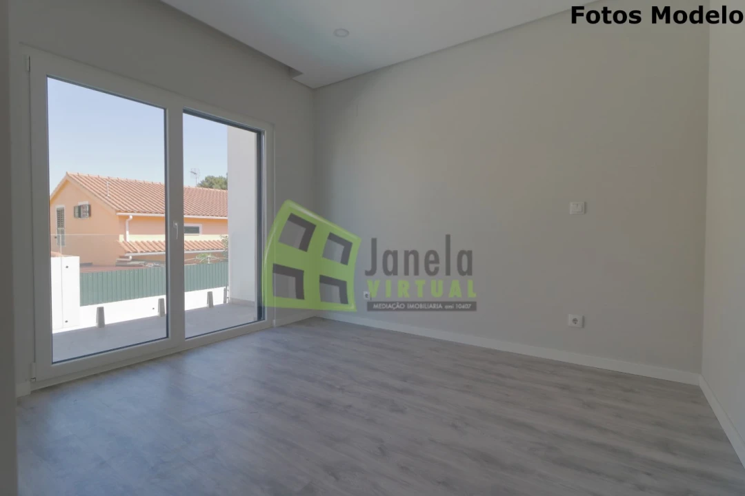 Moradia T3 para Venda em Fernao Ferro Foto 17