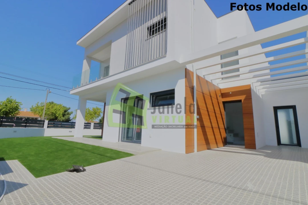 Moradia T3 para Venda em Fernao Ferro Foto 19