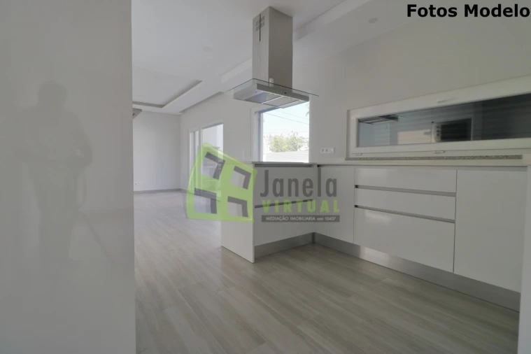 Moradia T3 para Venda em Fernao Ferro Foto 9