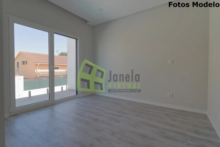 Moradia T3 para Venda em Fernao Ferro Foto 17