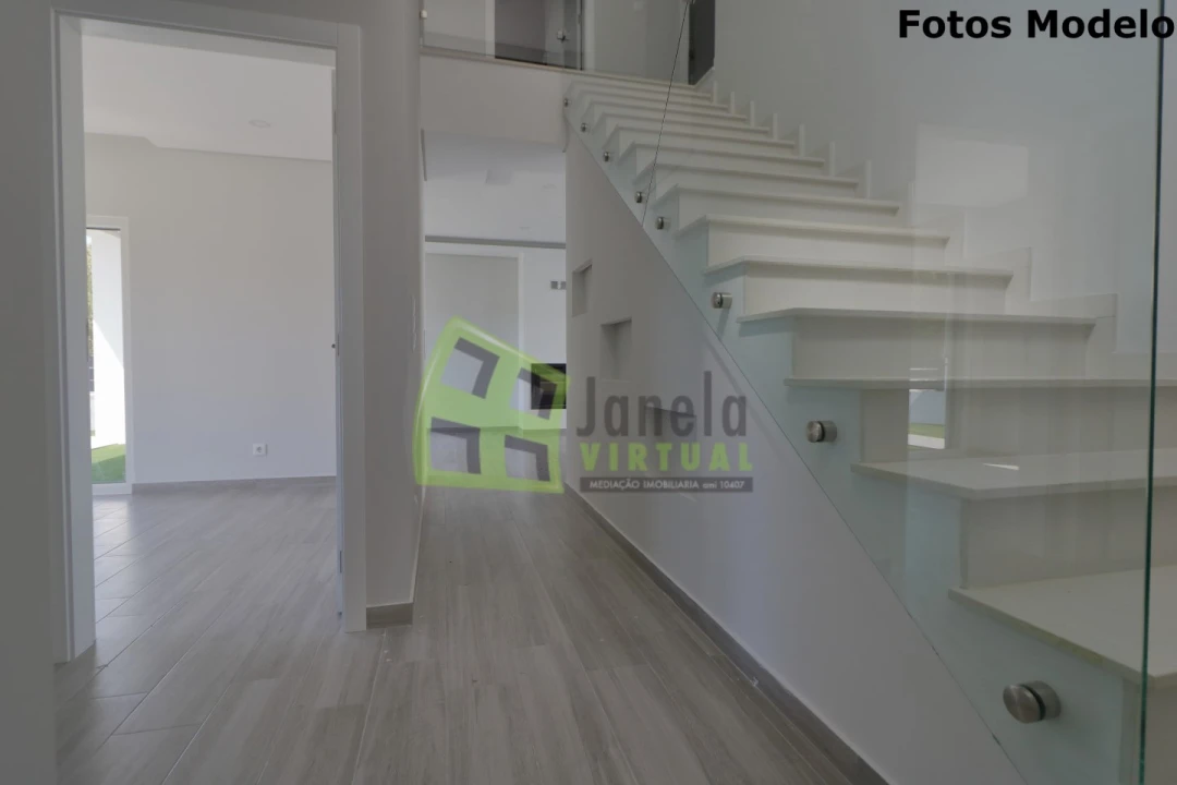 Moradia T3 para Venda em Fernao Ferro Foto 15
