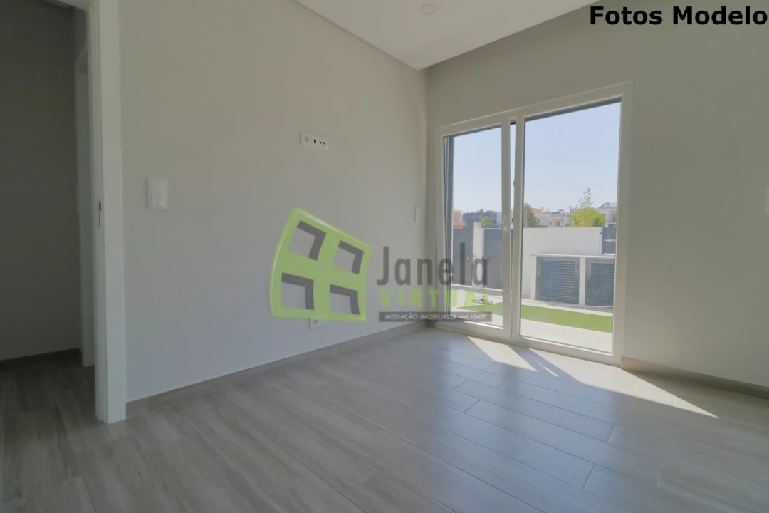 Moradia T3 para Venda em Fernao Ferro Foto 18