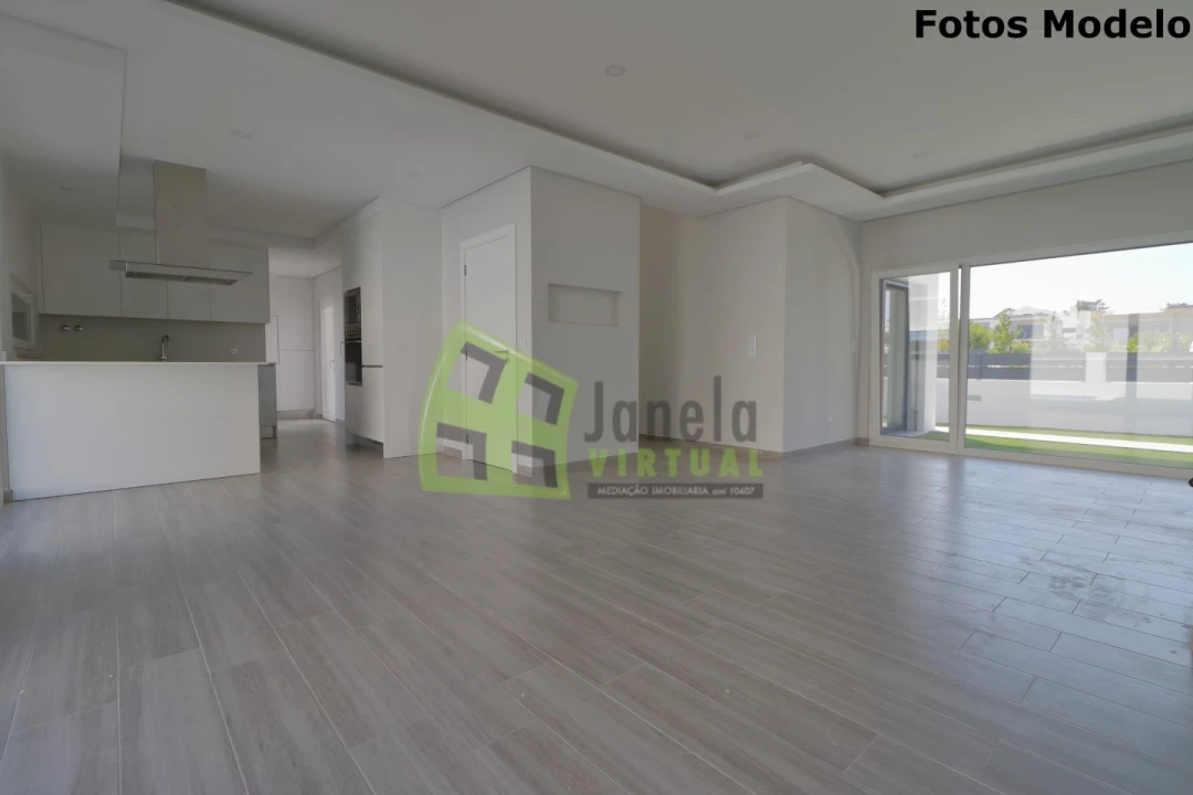 Moradia T3 para Venda em Fernao Ferro Foto 20