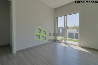 Moradia T3 para Venda em Fernao Ferro
