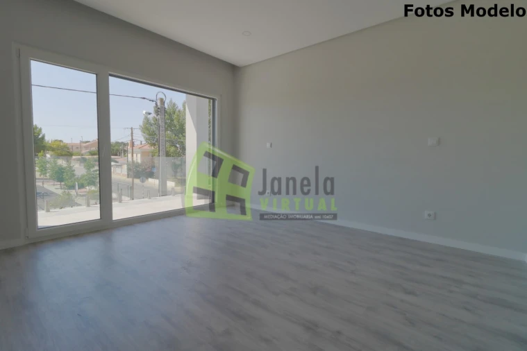 Moradia T3 para Venda em Fernao Ferro Foto 21
