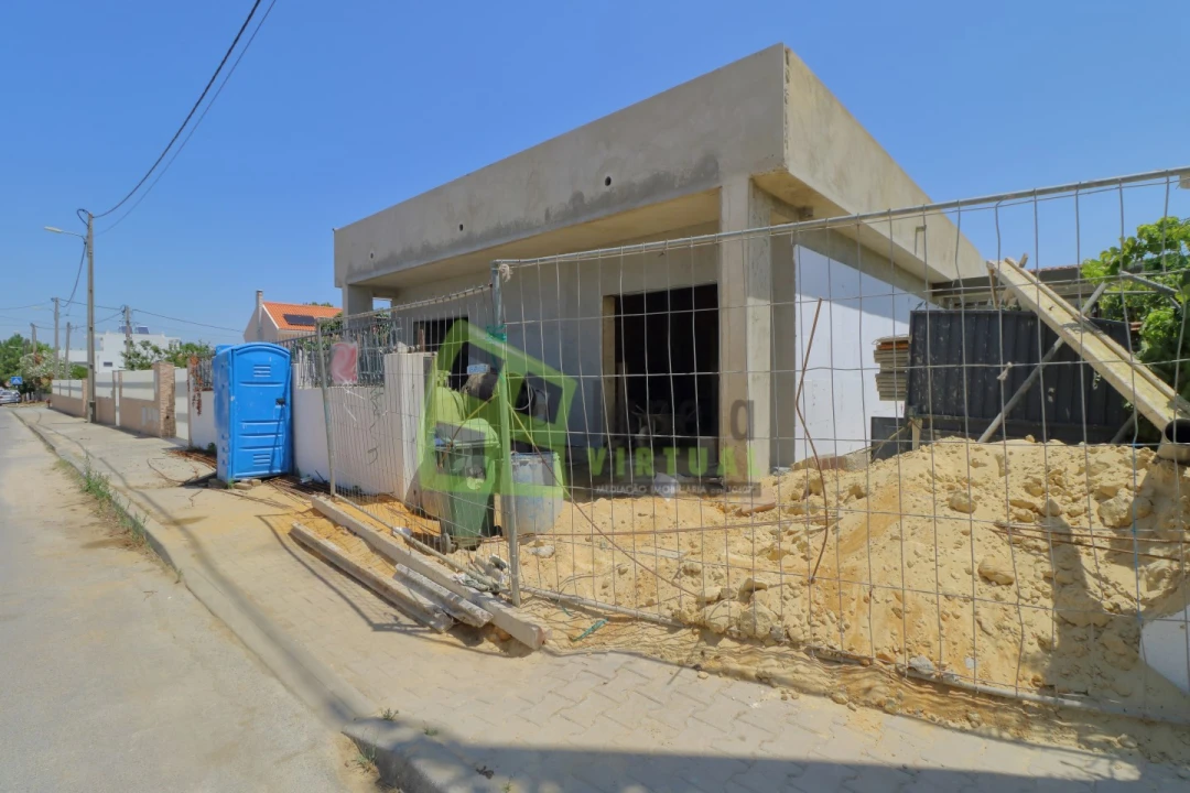 Moradia T3 para Venda em Fernao Ferro Foto 1