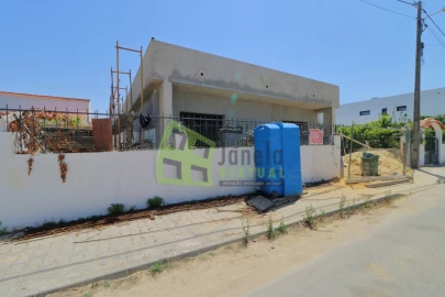 Moradia T3 para Venda em Fernao Ferro