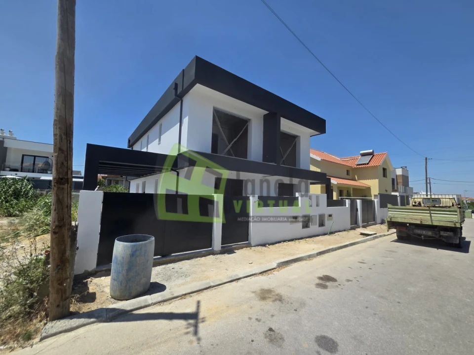 Moradia T3 para Venda em Fernao Ferro Foto 1