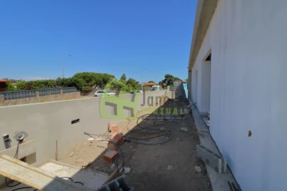 Moradia T3 para Venda em Fernao Ferro