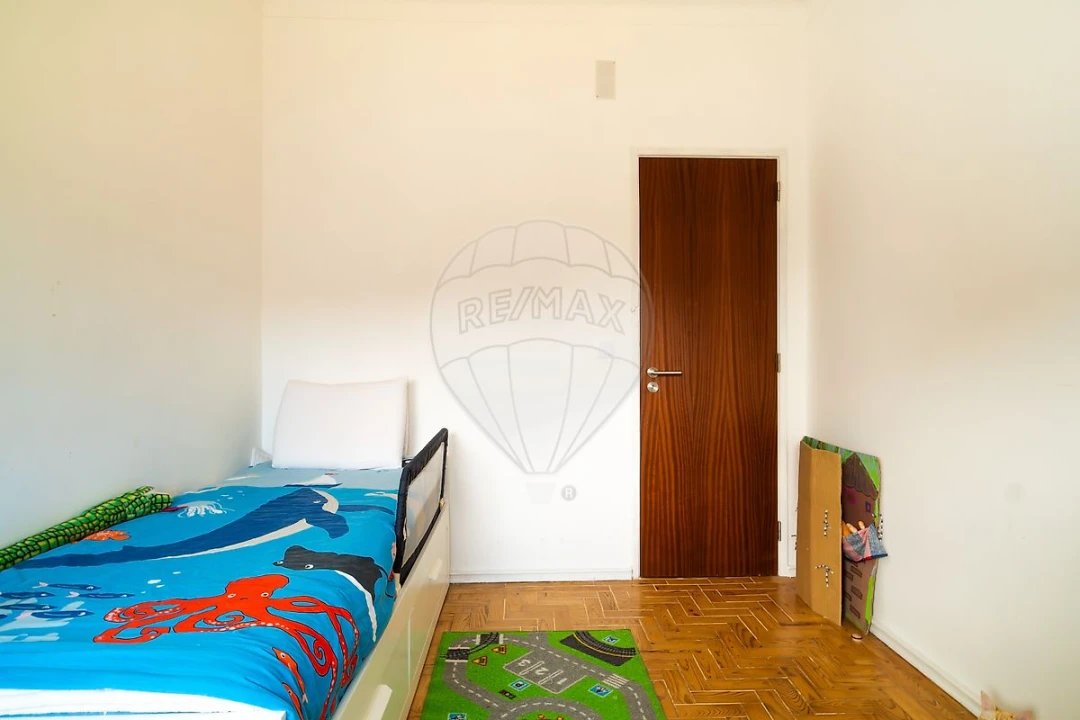 Apartamento T2 para Venda em Amora Foto 2
