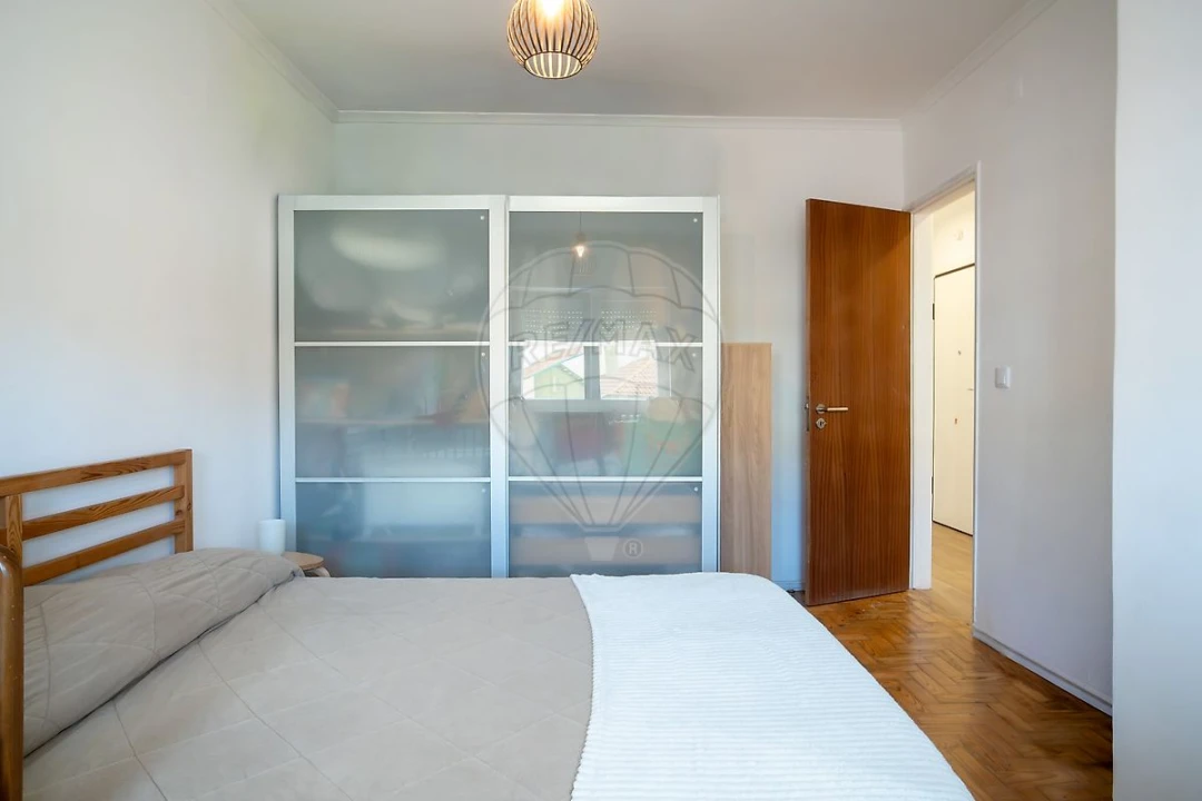 Apartamento T2 para Venda em Amora Foto 1