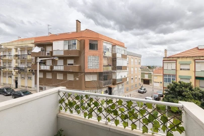 Apartamento T2 para Venda em Castanheira do Ribatejo e Cachoeiras