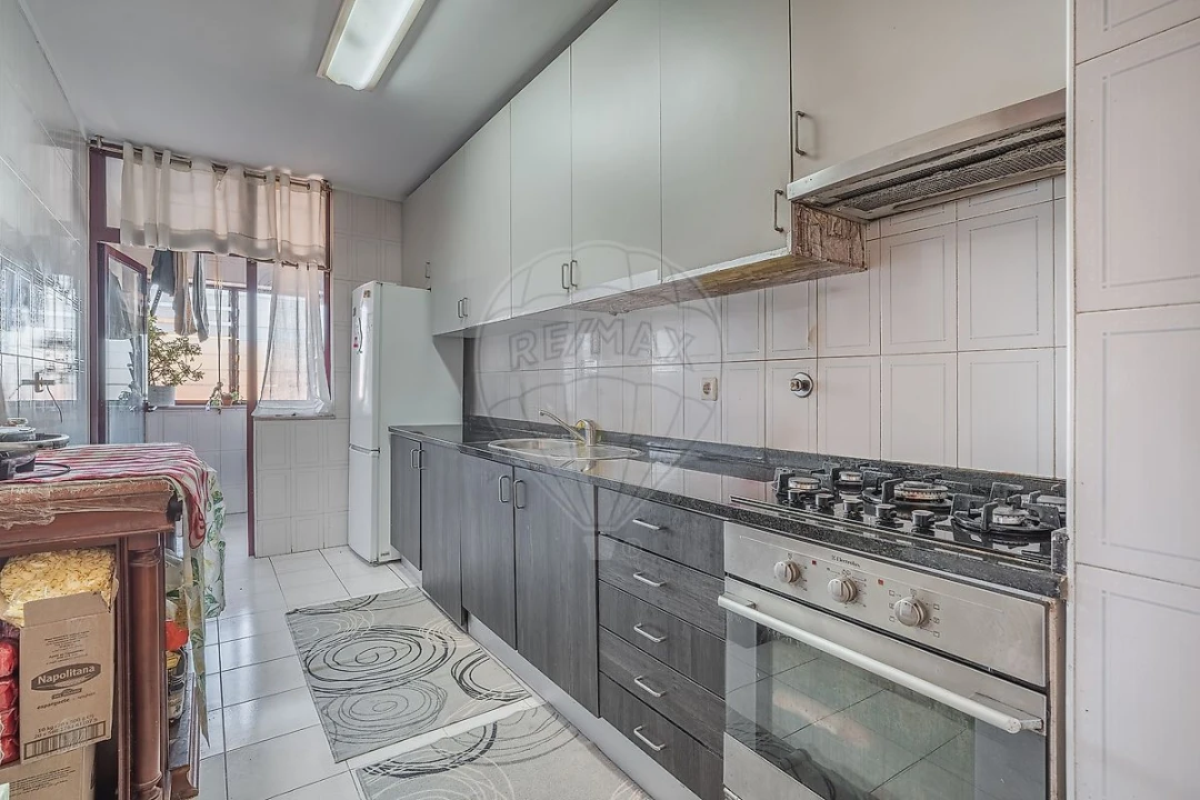 Apartamento T3 para Venda em Vilar de Andorinho Foto 2