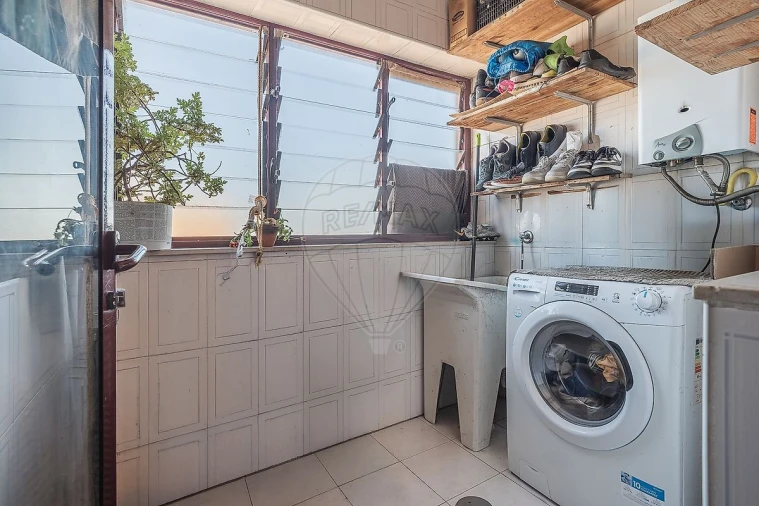 Apartamento T3 para Venda em Vilar de Andorinho Foto 3