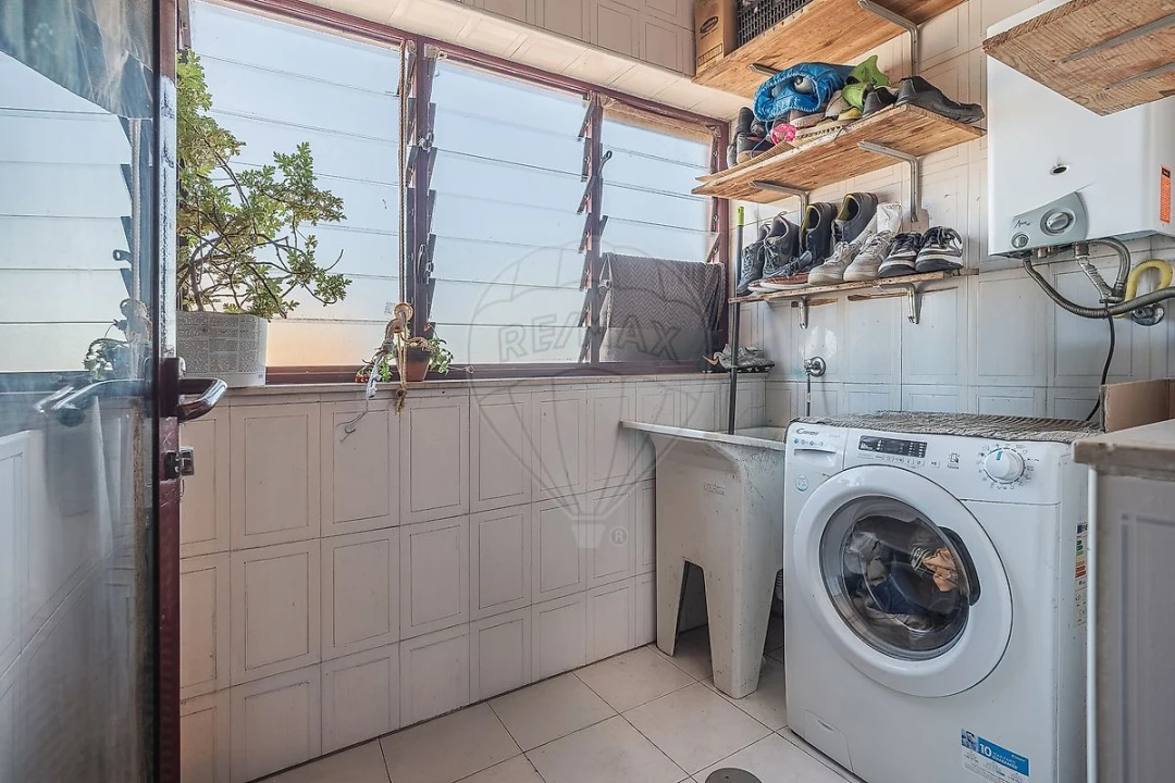 Apartamento T3 para Venda em Vilar de Andorinho Foto 3