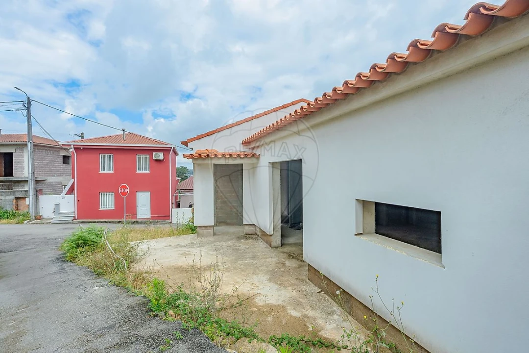 Moradia T2 para Venda em Lobão, Gião, Louredo e Guisande Foto 1