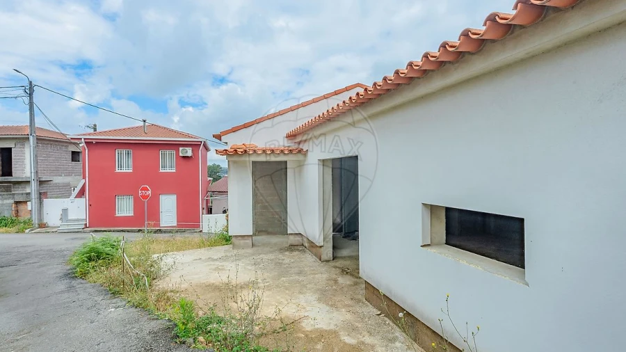 Moradia T2 para Venda em Lobão, Gião, Louredo e Guisande