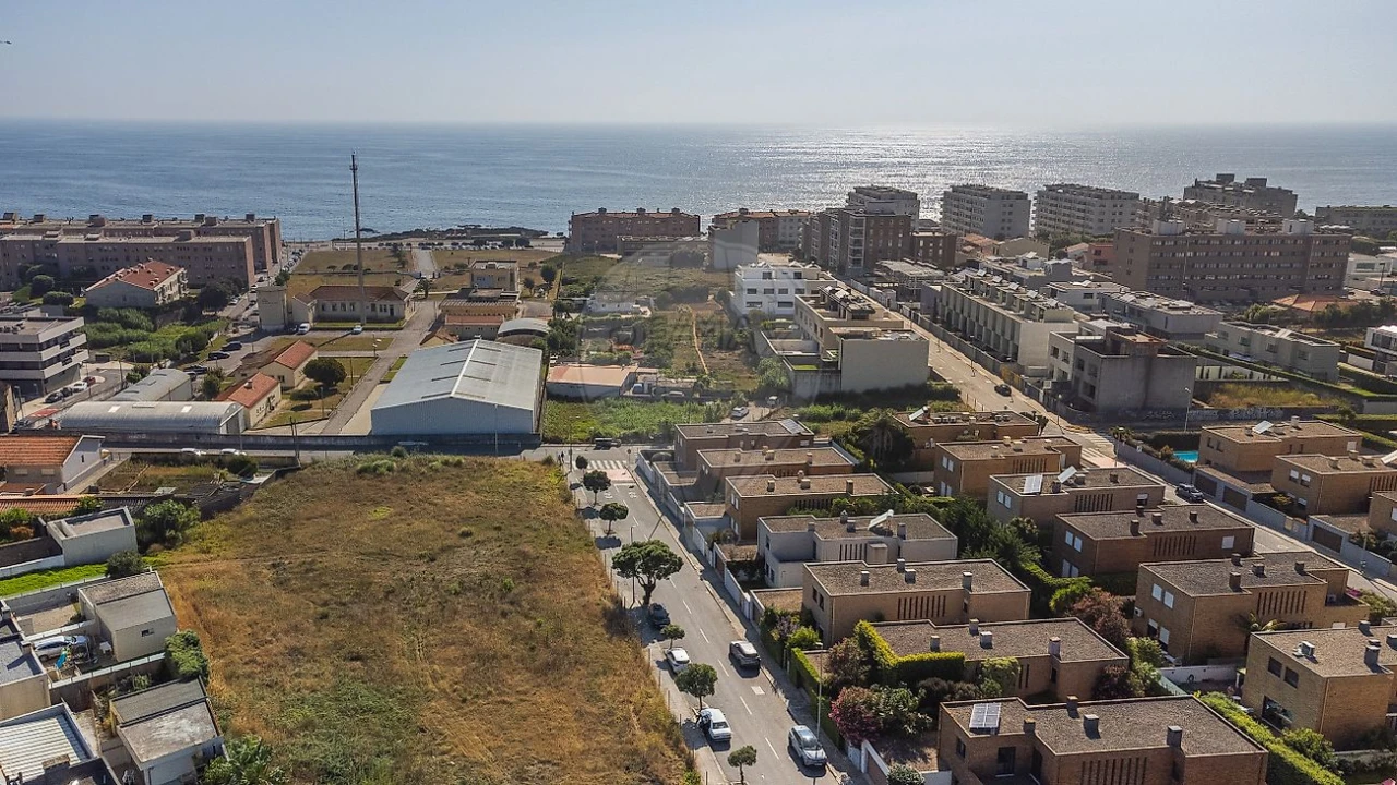 Moradia T5 para Venda em Matosinhos e Leça da Palmeira Foto 48