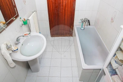 Moradia T2 para Venda em A dos Cunhados e Maceira