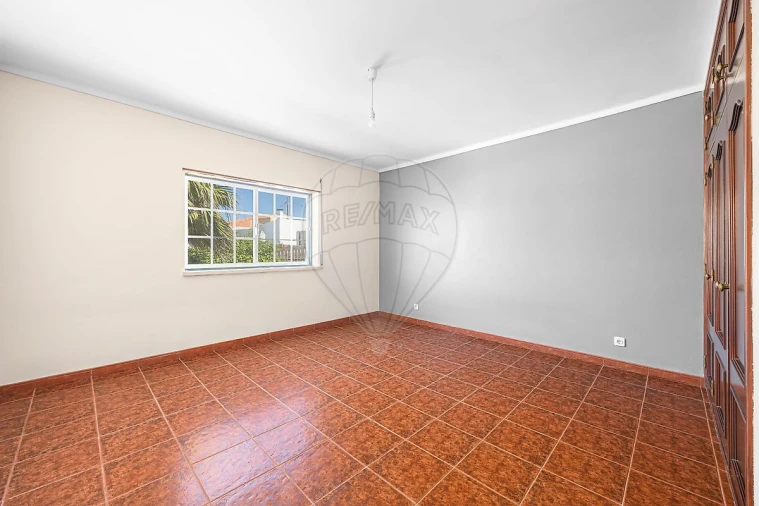 Moradia T4 para Venda em A dos Cunhados e Maceira Foto 5
