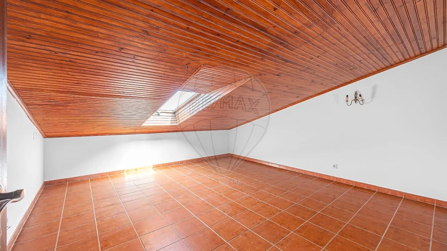 Moradia T4 para Venda em A dos Cunhados e Maceira