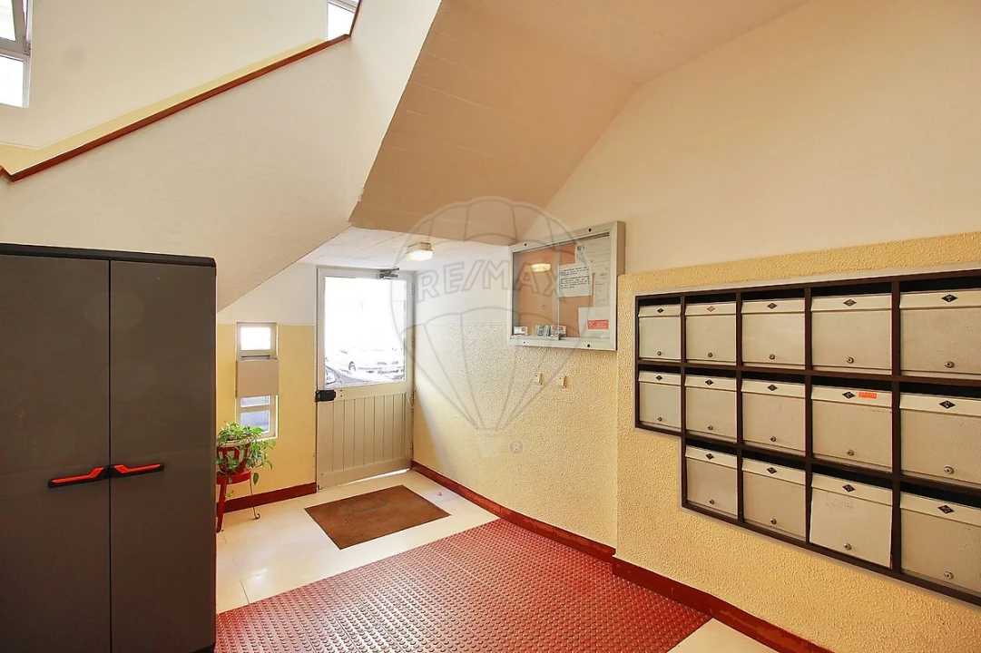 Apartamento T2 para Arrendamento em São Domingos de Benfica Foto 7