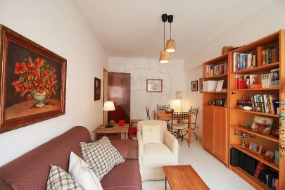 Apartamento T2 para Arrendamento em São Domingos de Benfica