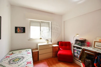 Apartamento T2 para Arrendamento em São Domingos de Benfica