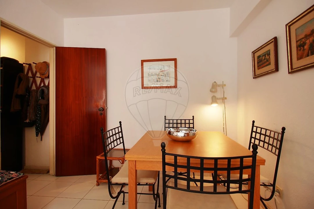 Apartamento T2 para Arrendamento em São Domingos de Benfica Foto 9