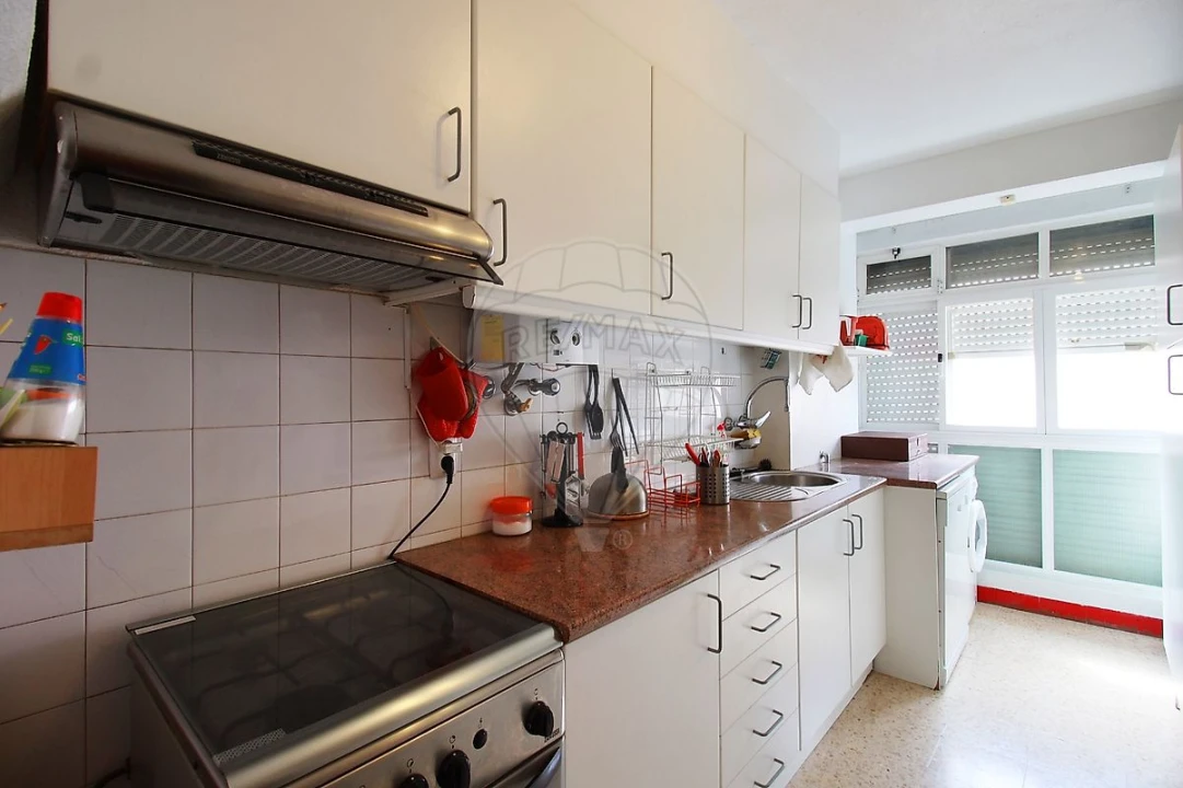 Apartamento T2 para Arrendamento em São Domingos de Benfica Foto 14