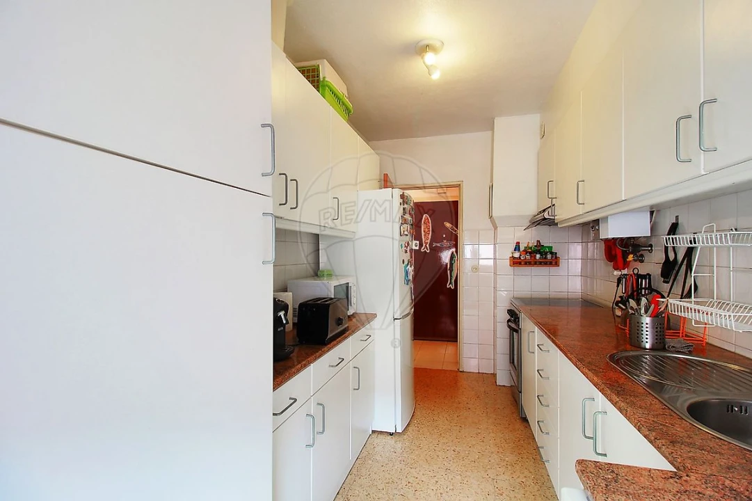 Apartamento T2 para Arrendamento em São Domingos de Benfica Foto 1