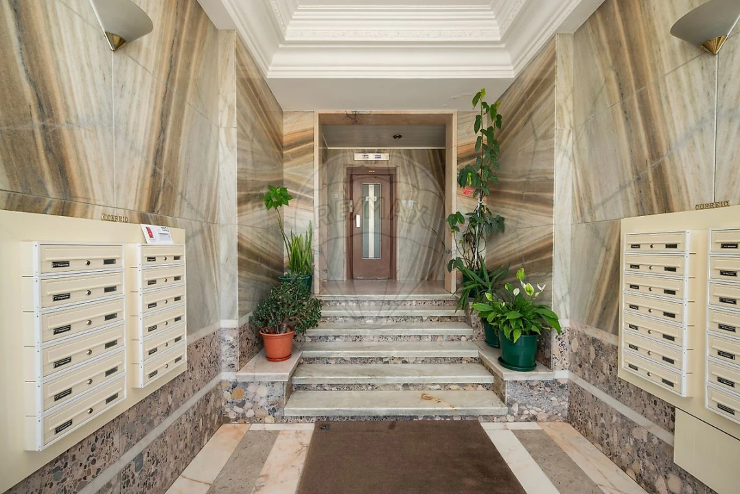 Apartamento T2 para Venda em São Domingos de Benfica Foto 35