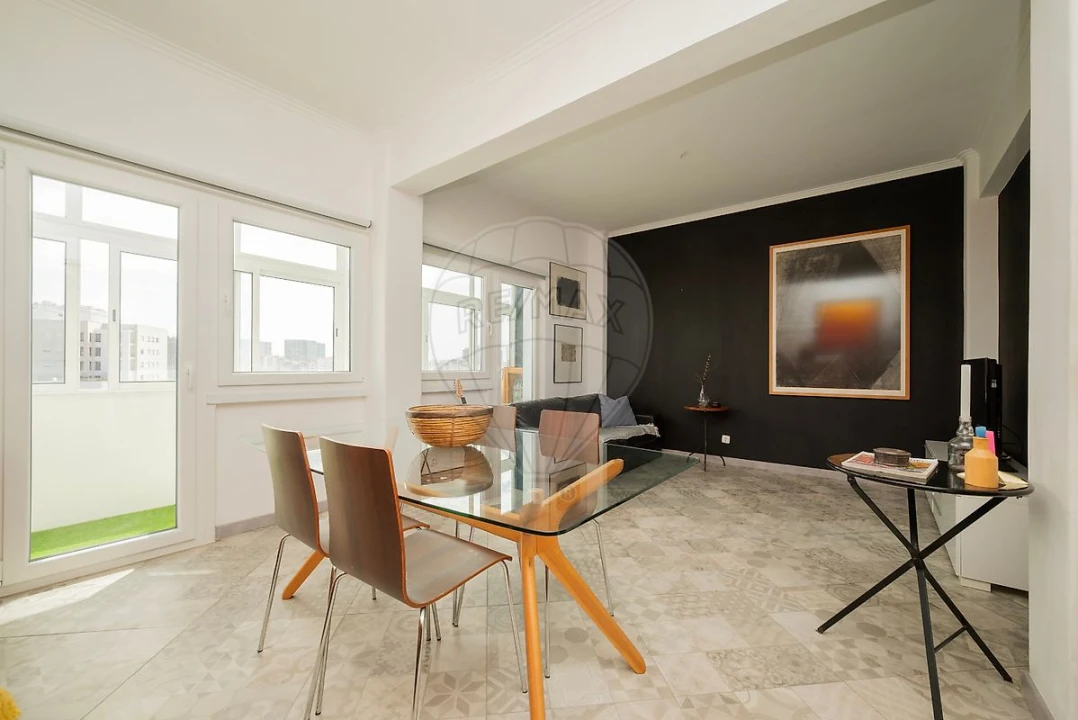 Apartamento T2 para Venda em São Domingos de Benfica Foto 4