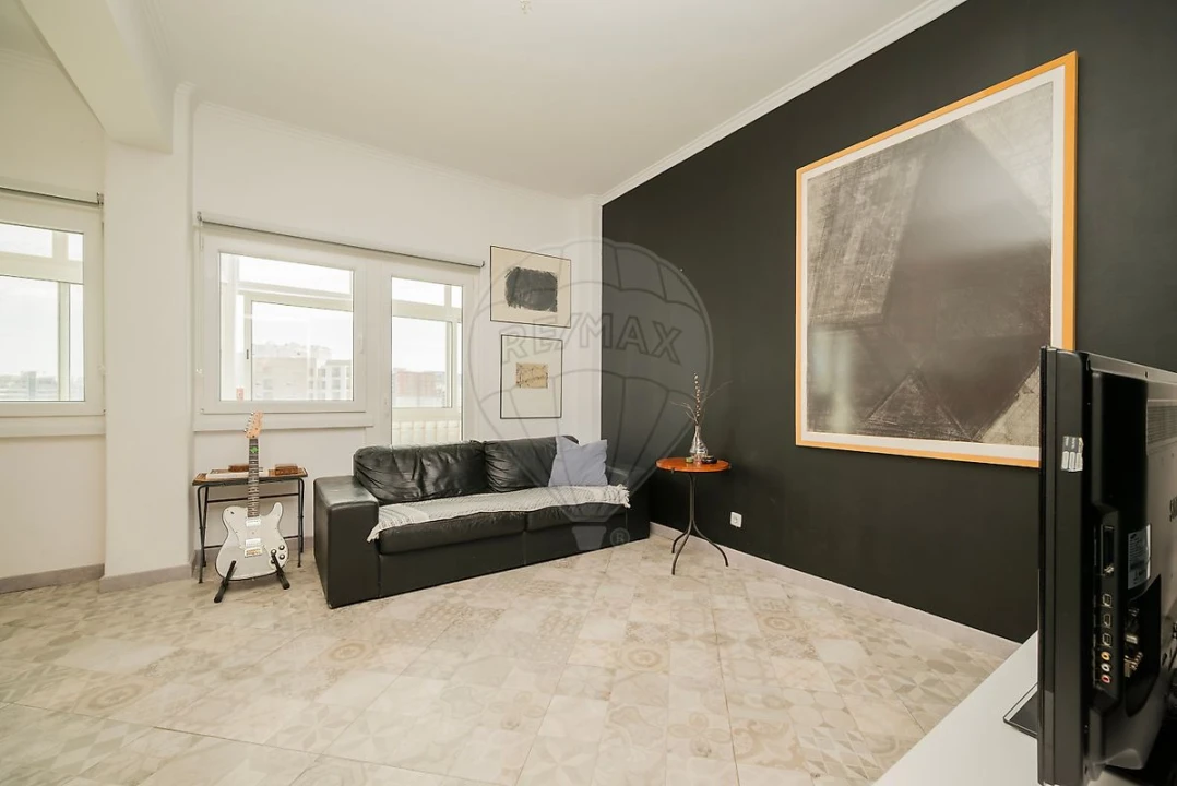 Apartamento T2 para Venda em São Domingos de Benfica Foto 3