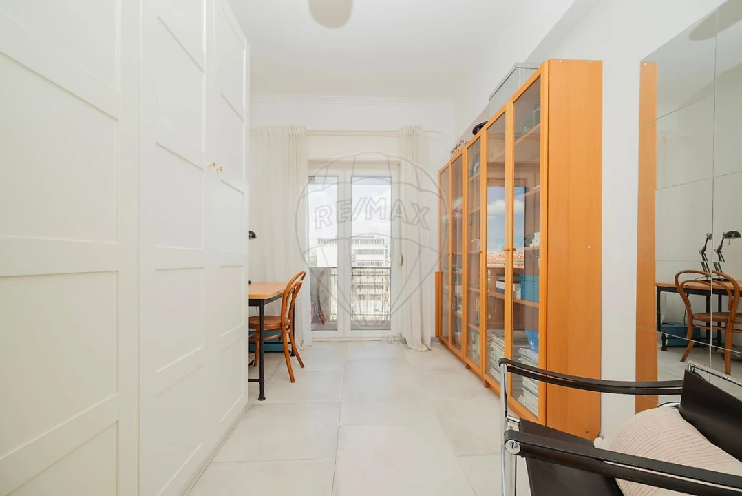 Apartamento T2 para Venda em São Domingos de Benfica Foto 14