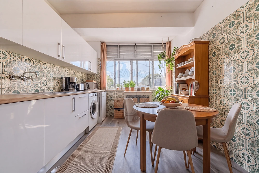 Apartamento T2 para Venda em Carregado e Cadafais Foto 15