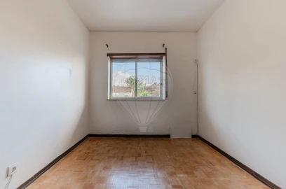 Apartamento T2 para Venda em Carregado e Cadafais